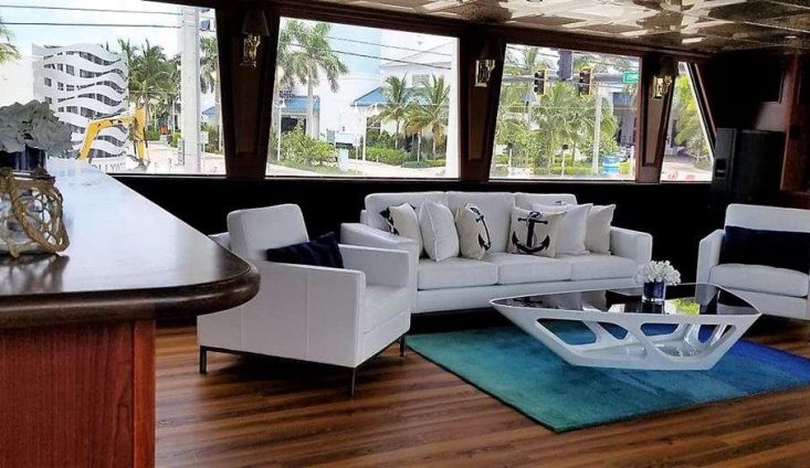 South Florida Princess Yacht | South Beach Lady Yacht {{brizy_dc_image_alt imageSrc=